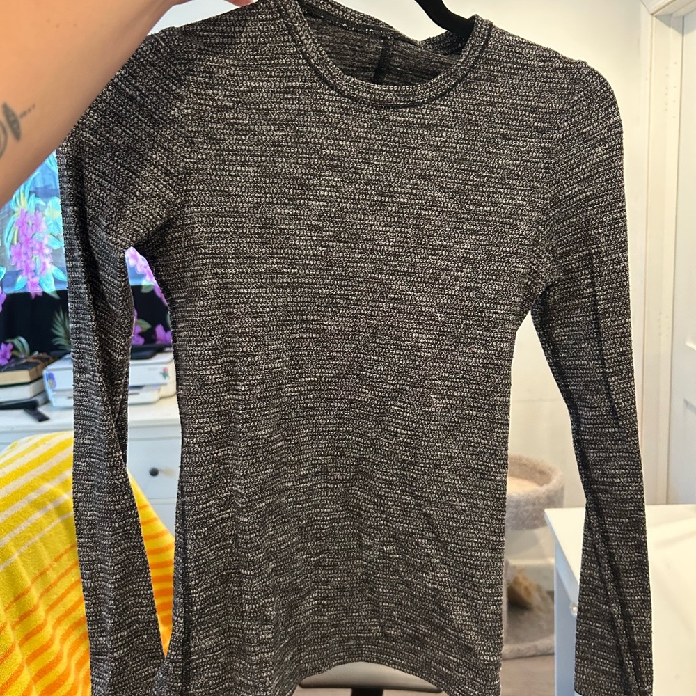 Lululemon Athletica Black and White Textured Long Sleeve Top